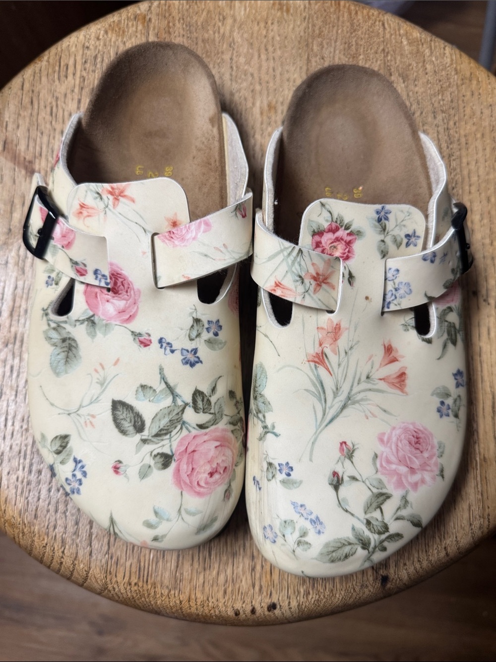 Birkenstock clogs papillo size 38 Europe and fits 8.5